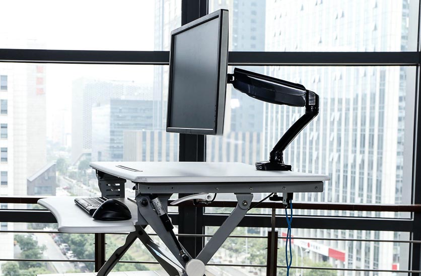 Top 5 advantages of using a standing desk