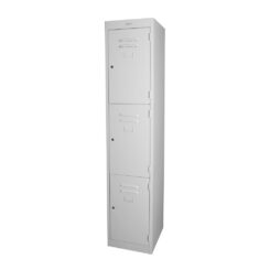 Steelco 3 door steel locker in light grey