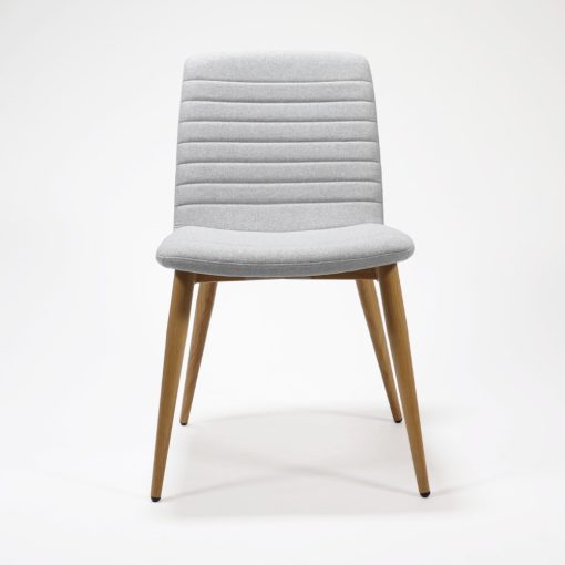 Pixel 4 leg chair | light grey fabric | from front